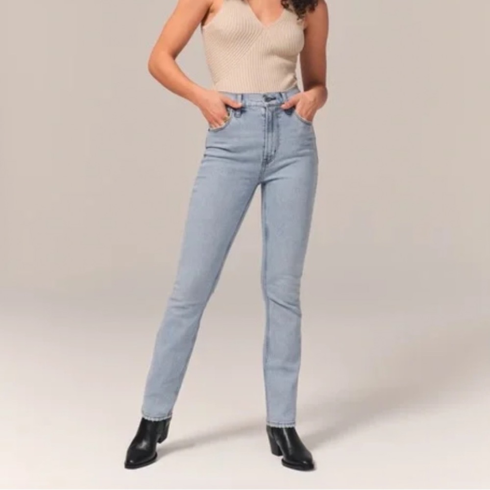NWT Abercrombie & Fitch High Rise 90s Slim Straight Jean size 29